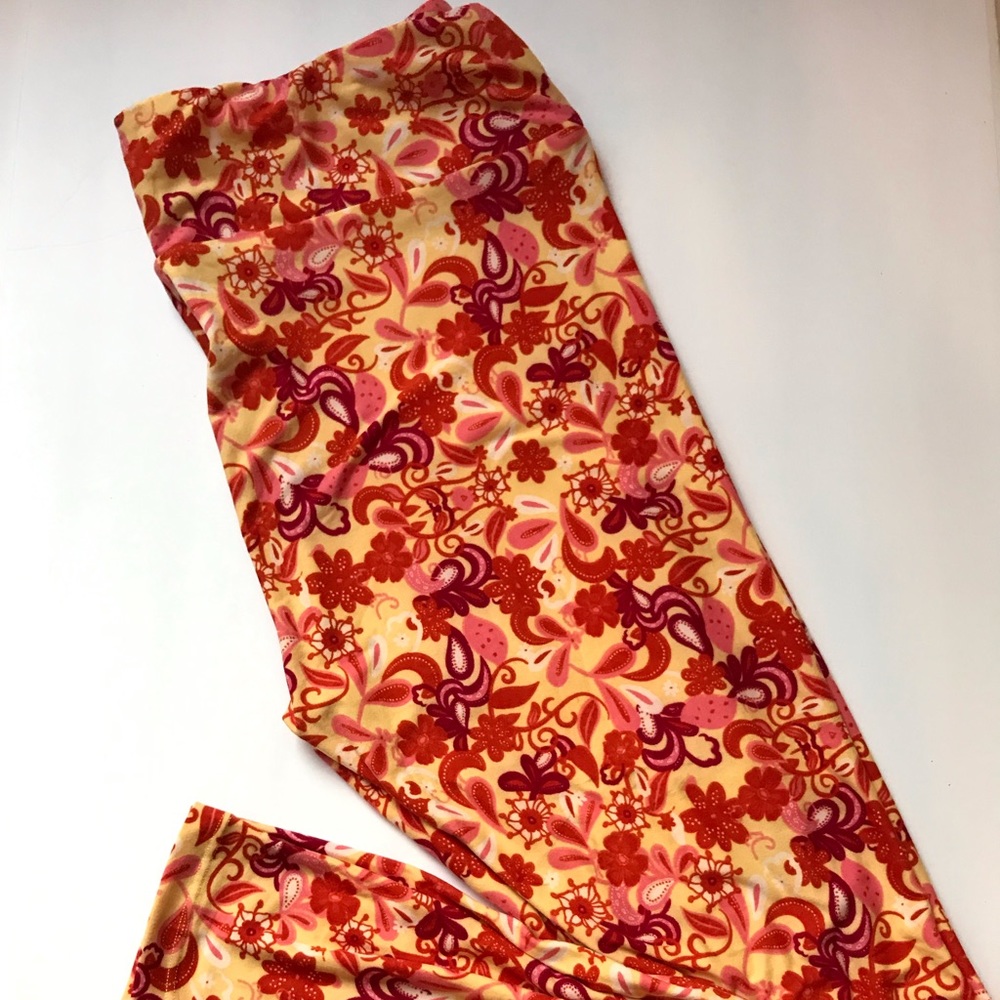 Tall and Curvy Lularoe Leggings